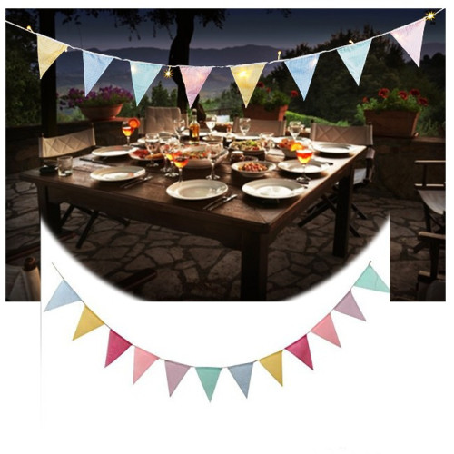 LED solárna Retťaz s 8 vlajkami